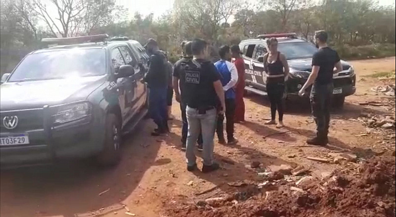 Casal é preso por colocar fogo em barracos de moradores no aterro