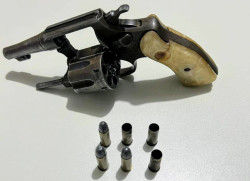 Policial intervém em briga, homem reage é leva tiro na barriga