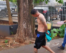 Homem que apontou arma para criança e atirou dentro de bar é preso