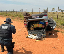 Motorista do tráfico troca tiros com policiais e morre na fronteira