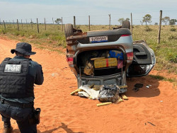 Motorista do tráfico troca tiros com policiais e morre na fronteira