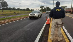 Mulher é presa na BR-262 com 31 quilos de pasta base no corpo