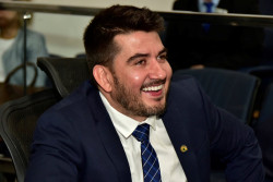 Deputado é condenado à prisão por crimes de ódio contra negros e gays