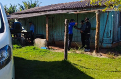 Homem encontra irmão morto e polícia investiga o caso