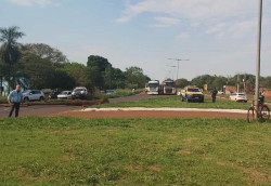 Em protesto por mais segurança, indígenas bloqueiam MS-156