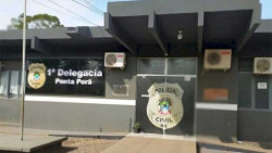 Homem de 50 anos é encontrado morto ao lado de panela com sangue e faca