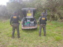 DOF recupera carro e apreende mais de 300 quilos de drogas
