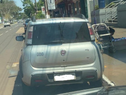 Douradense reclama de carro em vaga de idoso e aponta descaso da Agetran