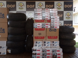 Polícia apreende carros carregados com pneus e cigarros em Dourados