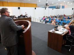 Câmara autoriza prefeitura a contratar temporário para servidor afastado