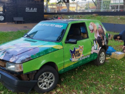 Polícia encontra veículo abandonado com 425 quilos de maconha