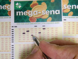 Ninguém acerta as seis dezenas da Mega-Sena e prêmio vai a R$ 33 milhões