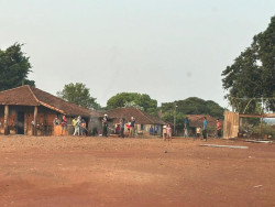Indígenas invadem suas fazendas e cercam a terceira na fronteira