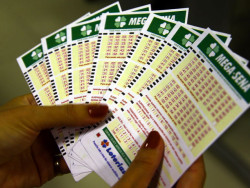 Mega-Sena acumula e prêmio vai a R$ 12 milhões