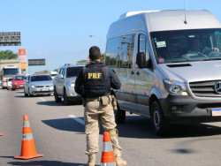 Rodovias federais têm segurança reforçada no feriado