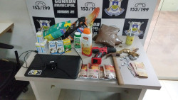 Após tentar invadir restaurante, dupla é presa com produtos furtados