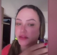 Cantora sertaneja tem casa invadida por ladrões na Capital