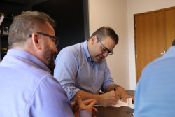 Alan Guedes assina Refis e programa começa na segunda-feira