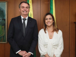 TSE começa a julgar ações de Soraya contra Jair Bolsonaro
