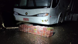 PRF apreende 91 quilos de cocaína em ônibus de estrangeiros ilegais