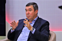 Em entrevista, Riedel fala sobre reforma tributária e obras para MS