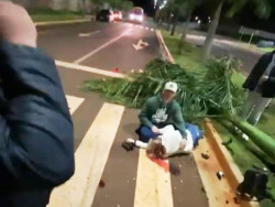 Menino de 6 anos estava em Etios atingido por carro de racha