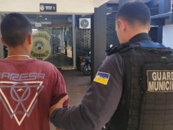 Jovem é preso furtando vodka e gin em mercado de Dourados