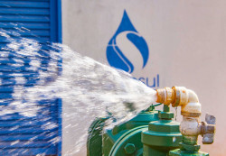 No calorão, Governo do Estado faz alerta para uso consciente da água