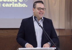 Alan Guedes antecipa 13º de servidores municipais de Dourados