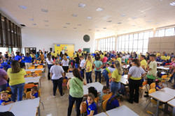 Quase 300 alunos participam do “Café com o Prefeito”