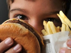 Obesidade cresceu em crianças e adolescentes brasileiras na pandemia