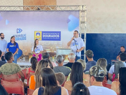 Alan Guedes entrega R$ 1 milhão em emendas para a educação