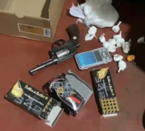 Homem é preso com drogas e arma em Dourados