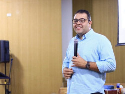 Alan homologa concurso público da Saúde e Educação