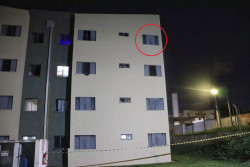 Bebê de quatro meses cai do terceiro andar e mãe é presa