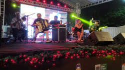 Show “Encontro de Gerações” emociona público do Dourados Brilha