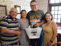 Alan Guedes visita ex-prefeitos no aniversário de Dourados