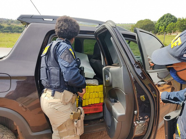 Os policiais rodoviários federais fiscalizavam na BR-158. Imagem: (Assessoria)