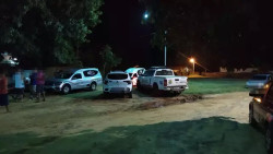 Homem leva choque, mulher tenta ajudar e ambos morrem eletrocutados