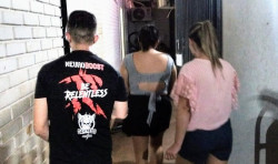 Mãe, filho e namorada foram presos em ponto de distribuição de drogas