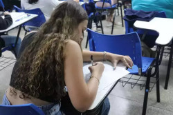 Fapec zera a redação de 6 mil estudantes em prova de vestibular