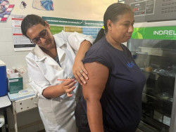 Mulheres são maioria entre vacinados contra dengue