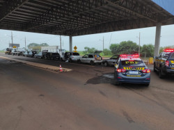 PRF apreende comboio de 9 veículos com mercadorias ilegais