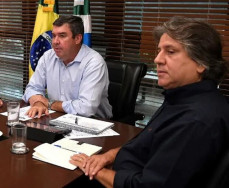 De olho nas eleições, Eduardo Riedel vai trocar dois secretários