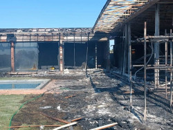 Incêndio destrói mansão em construção no Hectares