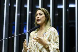 Soraya aciona polícia após ser ameaçada por internauta