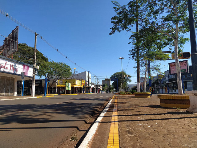 Durante 14 dias Dourados manteve apenas atividades essenciais. Imagem: (Dourados Informa)