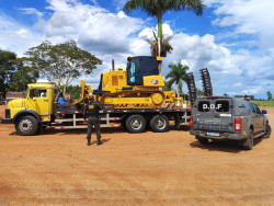 Trator esteira roubado em São Paulo é recuperado pela polícia em Batayporã