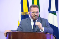 Laudir cobra melhorias na sinalização e iluminação em rotatória