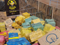 DOF apreende carreta com 8 toneladas de maconha em carga de soja
